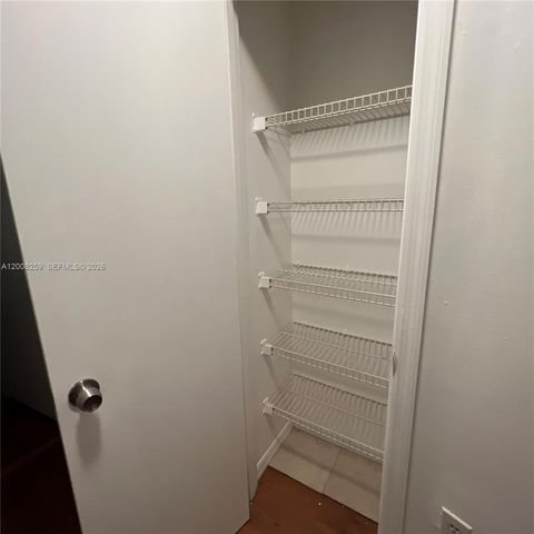 6235 SW Kendale Lakes Cir 239, Miami, FL 33183