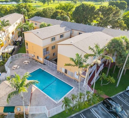 6235 SW Kendale Lakes Cir 239, Miami, FL 33183