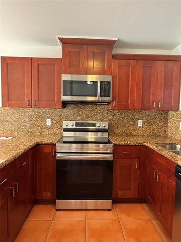 6235 SW Kendale Lakes Cir 239, Miami, FL 33183