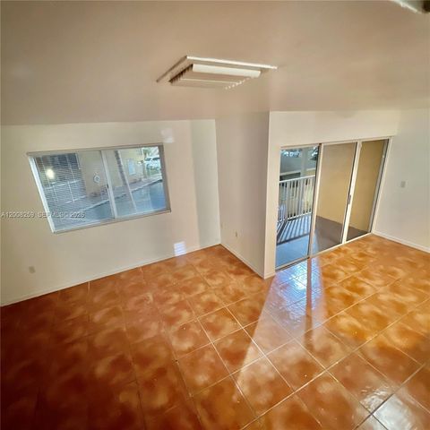 6235 SW Kendale Lakes Cir 239, Miami, FL 33183