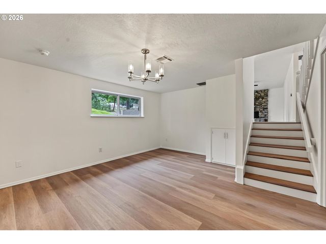 17610 Se SUNNYSIDE Rd, Damascus, OR 97089