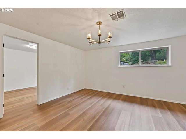 17610 Se SUNNYSIDE Rd, Damascus, OR 97089