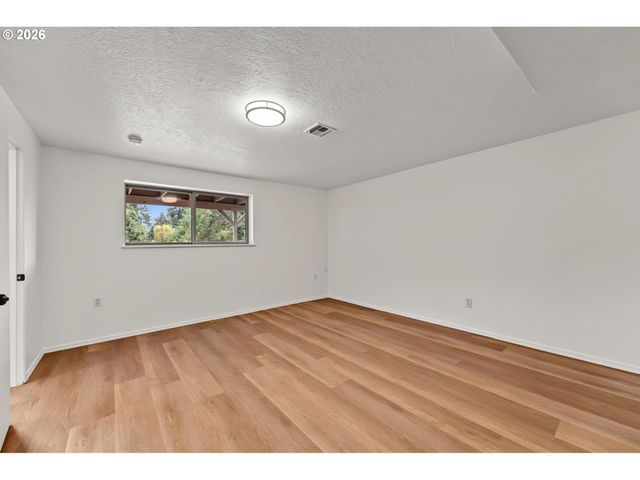17610 Se SUNNYSIDE Rd, Damascus, OR 97089