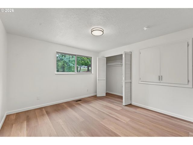 17610 Se SUNNYSIDE Rd, Damascus, OR 97089