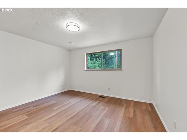 17610 Se SUNNYSIDE Rd, Damascus, OR 97089