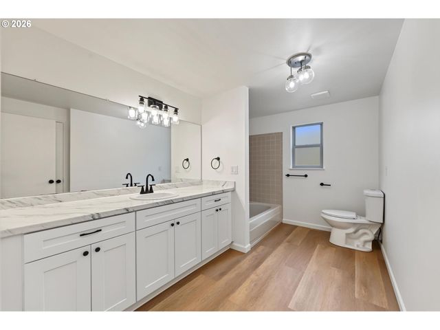 17610 Se SUNNYSIDE Rd, Damascus, OR 97089