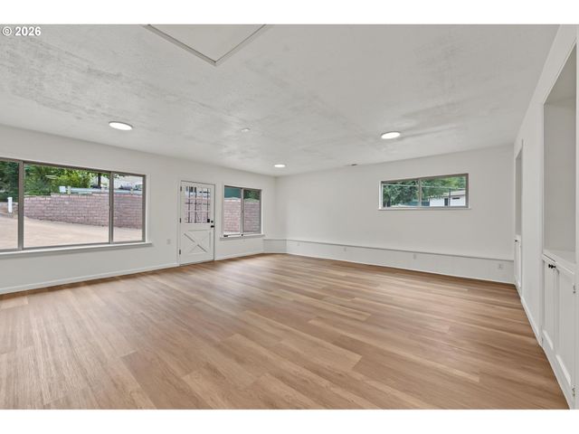 17610 Se SUNNYSIDE Rd, Damascus, OR 97089