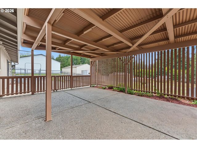17610 Se SUNNYSIDE Rd, Damascus, OR 97089