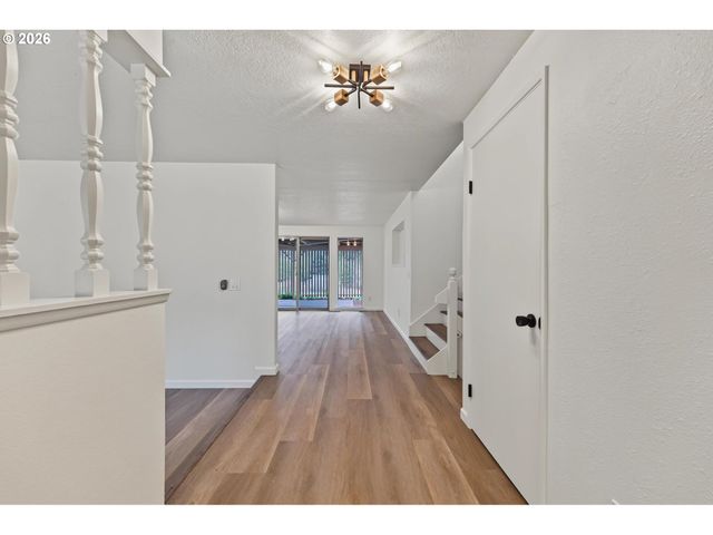17610 Se SUNNYSIDE Rd, Damascus, OR 97089