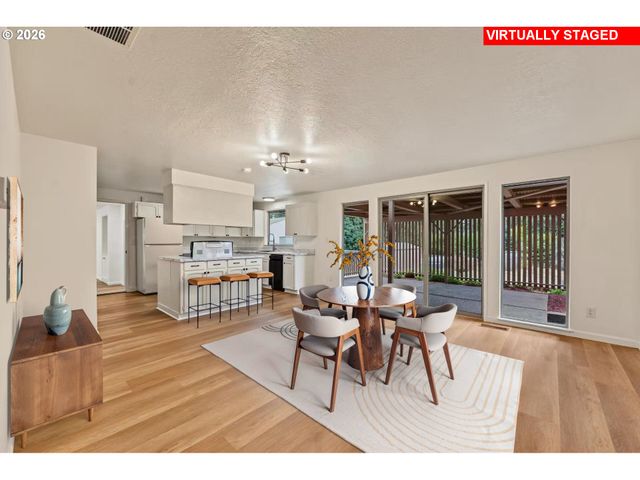17610 Se SUNNYSIDE Rd, Damascus, OR 97089