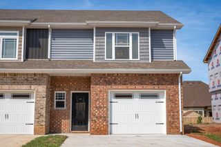 323 Fallow Cir, Clarksville, TN 37040