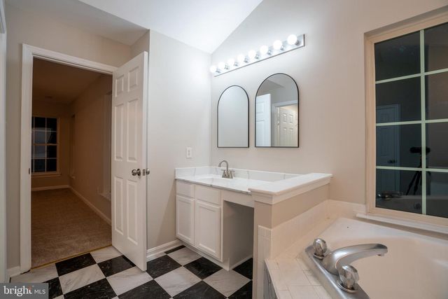 11424 NEELSVILLE CHURCH RD, Germantown, MD 20876
