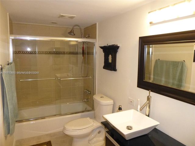 3101 N Country Club Drive 107, Aventura, FL 33180