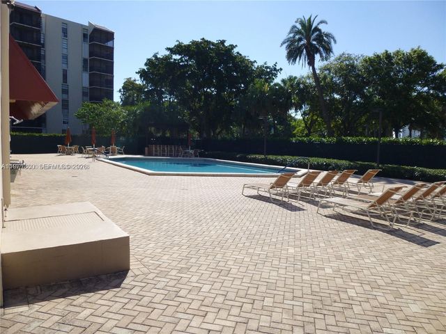 3101 N Country Club Drive 107, Aventura, FL 33180