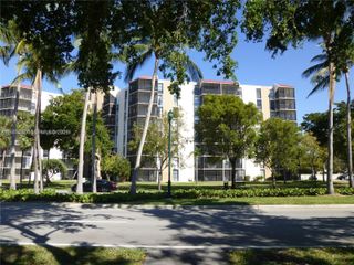 3101 N Country Club Drive 107, Aventura, FL 33180