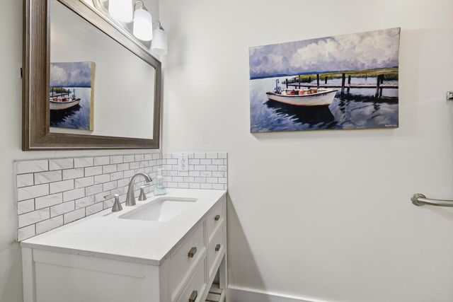 1245 Graves Harbor TRL 2101, Huddleston, VA 24104