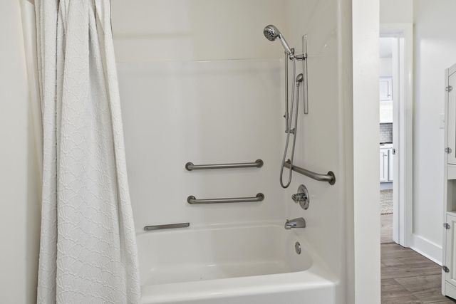 1245 Graves Harbor TRL 2101, Huddleston, VA 24104