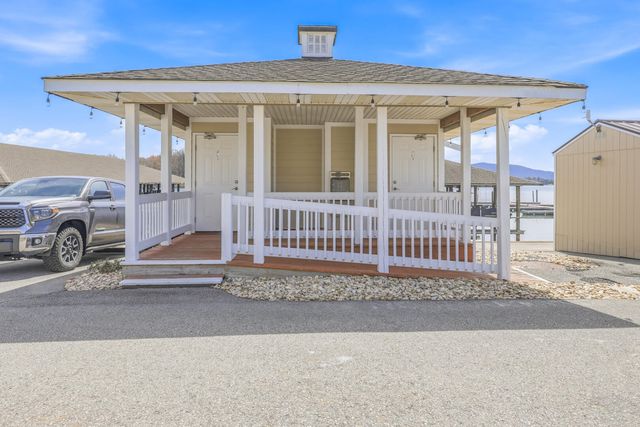 1245 Graves Harbor TRL 2101, Huddleston, VA 24104