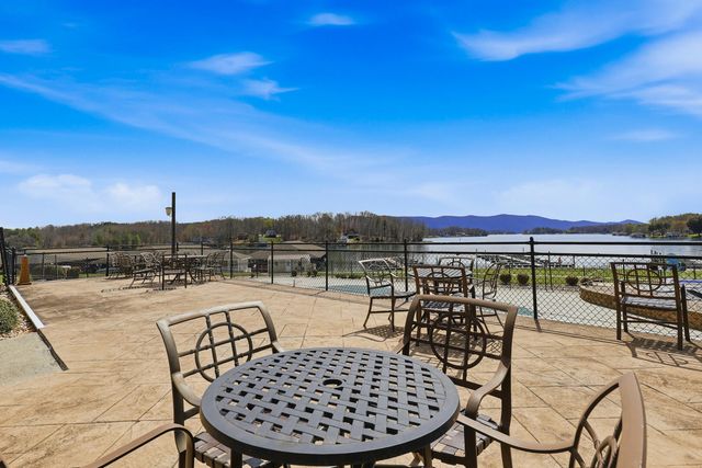 1245 Graves Harbor TRL 2101, Huddleston, VA 24104