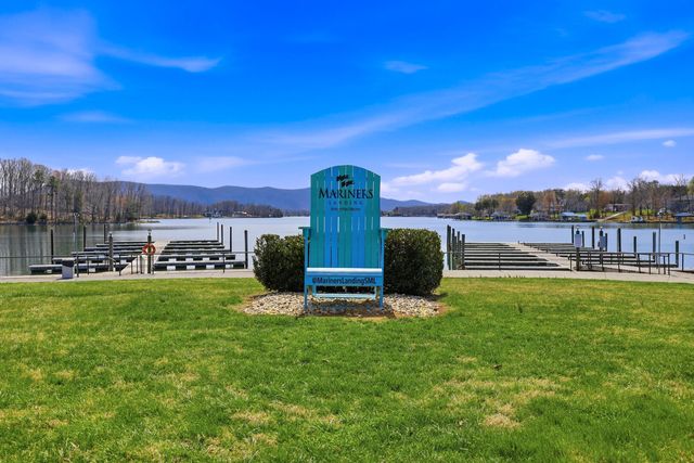 1245 Graves Harbor TRL 2101, Huddleston, VA 24104