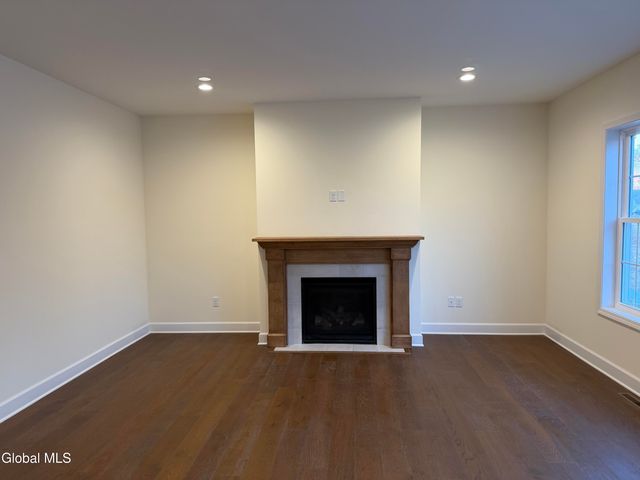 1B Lavender Way, Malta, NY 12019