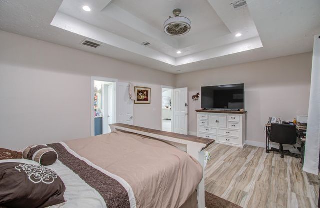 126 Road 5210, Cleveland, TX 77327