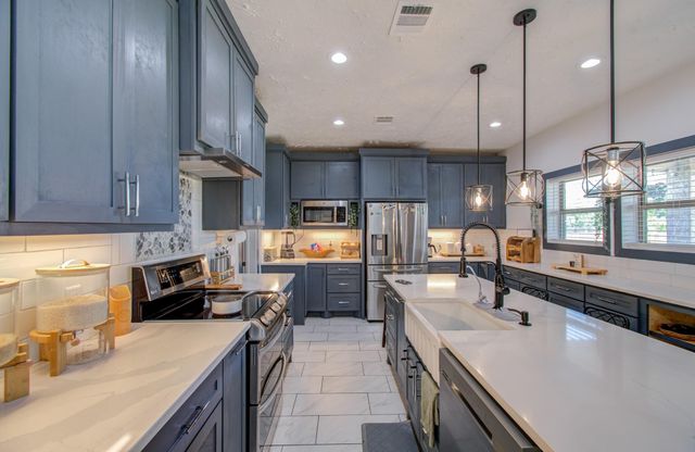 126 Road 5210, Cleveland, TX 77327