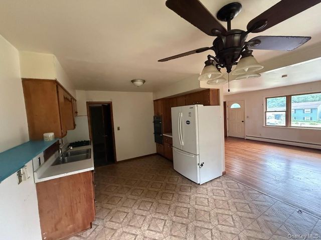 6 Lannis Avenue, New Windsor, NY 12553