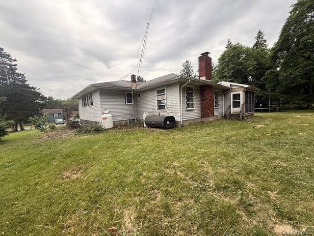 6 Lannis Avenue, New Windsor, NY 12553