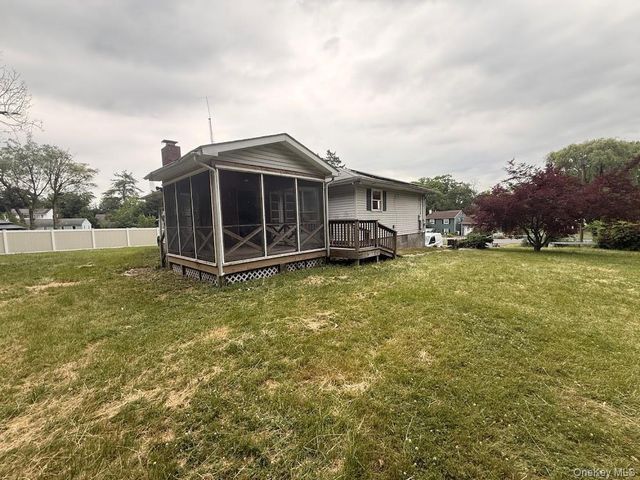 6 Lannis Avenue, New Windsor, NY 12553