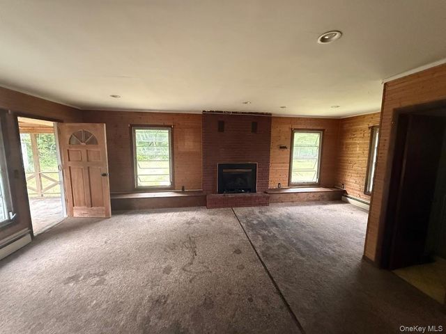 6 Lannis Avenue, New Windsor, NY 12553
