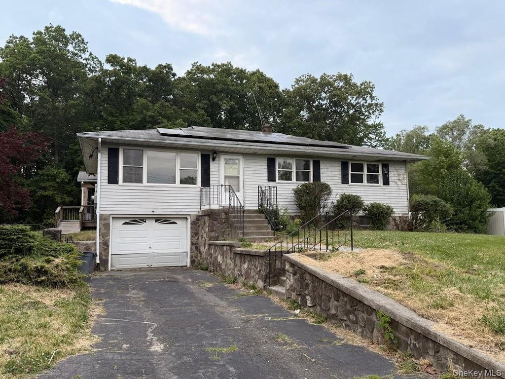 6 Lannis Avenue, New Windsor, NY 12553