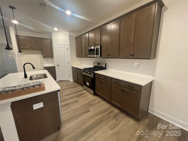 4004 Grommet Court, Matthews, NC 28105