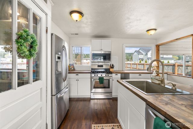 120 Tacoma Avenue NW, Orting, WA 98360