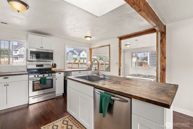 120 Tacoma Avenue NW, Orting, WA 98360