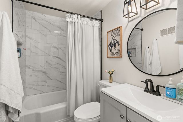 120 Tacoma Avenue NW, Orting, WA 98360