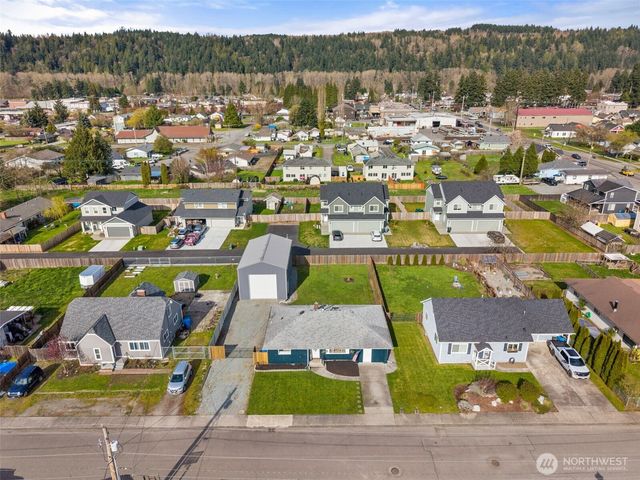 120 Tacoma Avenue NW, Orting, WA 98360