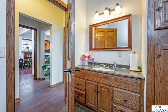 1023 S Front Street, Mankato, MN 55001