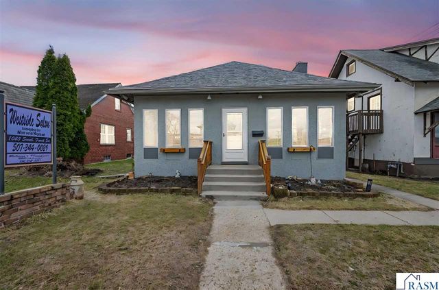 1023 S Front Street, Mankato, MN 55001