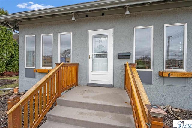 1023 S Front Street, Mankato, MN 55001