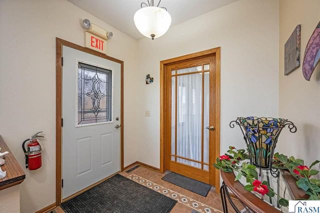 1023 S Front Street, Mankato, MN 55001