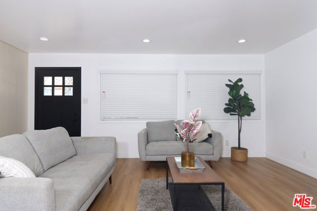 11125 S Osage Avenue, Inglewood, CA 90304