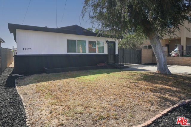 11125 S Osage Avenue, Inglewood, CA 90304