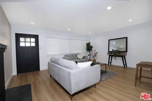 11125 S Osage Avenue, Inglewood, CA 90304