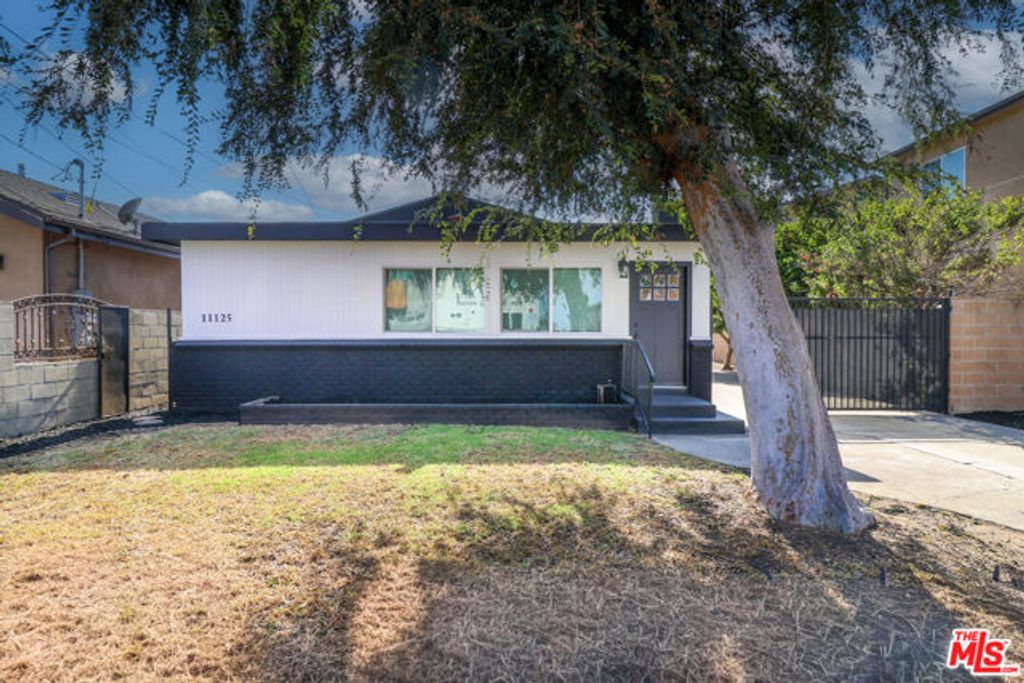 11125 S Osage Avenue, Inglewood, CA 90304