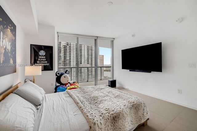 475 Brickell Ave 3214, Miami, FL 33131