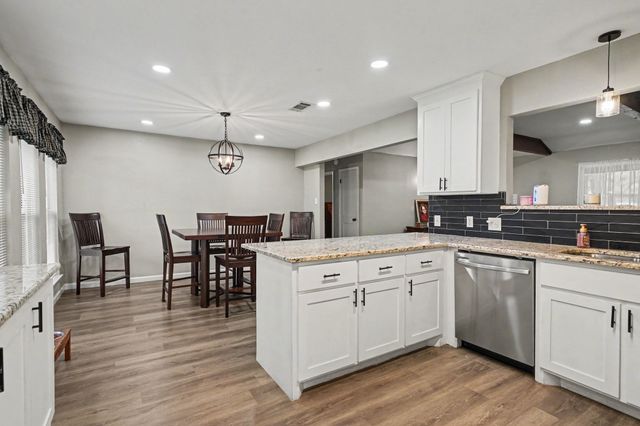 1908 Thousand Oaks Drive, Burleson, TX 76028