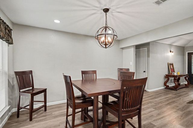 1908 Thousand Oaks Drive, Burleson, TX 76028