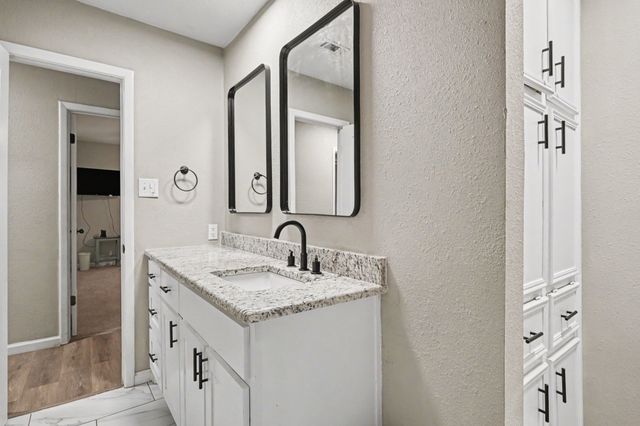 1908 Thousand Oaks Drive, Burleson, TX 76028