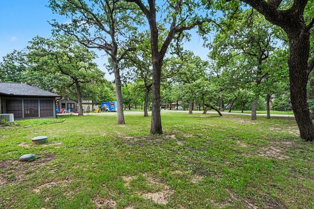 1908 Thousand Oaks Drive, Burleson, TX 76028
